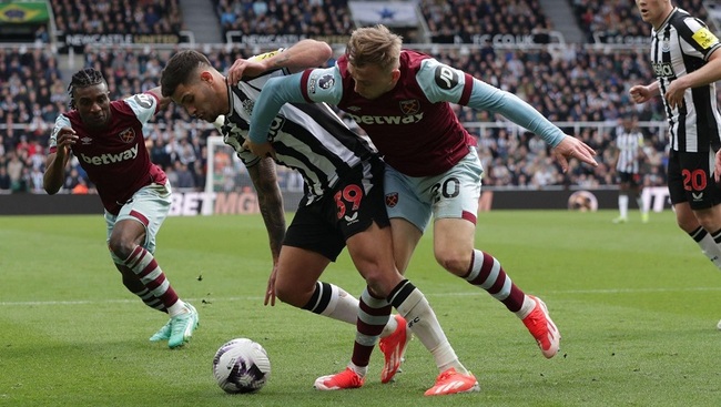 Màn đụng độ Newcastle vs West Ham